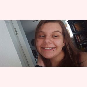 Meet your Posher, Desiree